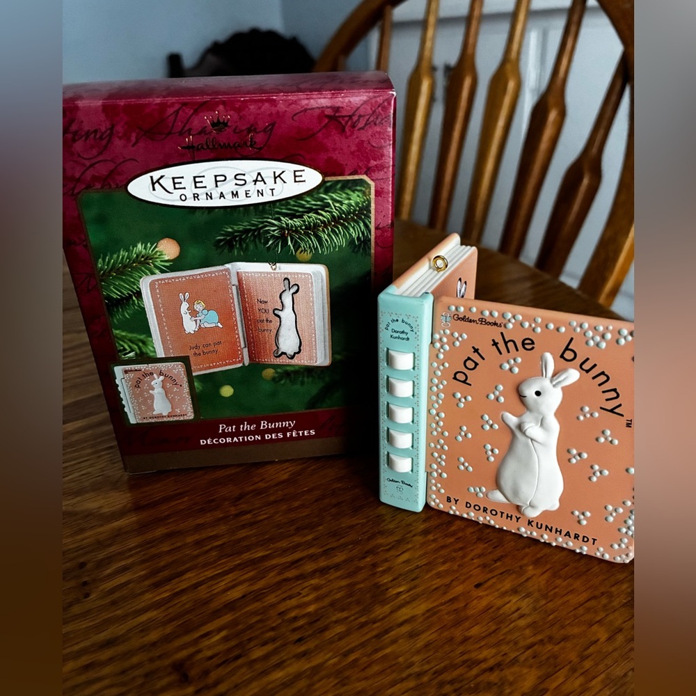 Hallmark Keepsake Ornament Pat the Bunny (2001)